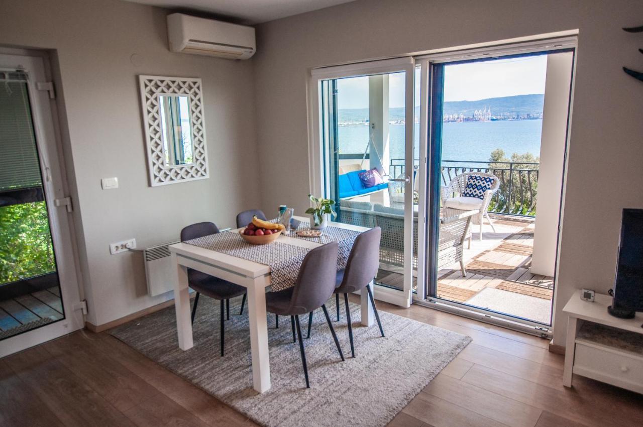 Sea View Apartments Debeli Rtic Ankaran Exteriör bild